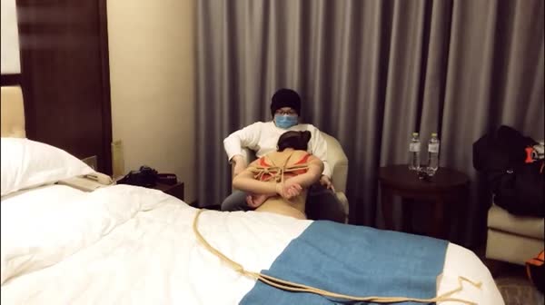 新人看shipin最新首发原创SM调教大片_酒店调教艺校清纯妹纸_完整版_捆绑束缚极品身材骚浪性感美女_红色内衣诱惑至极_屁股很翘很敏感_口活细腻非常溜_1080P高清无水印